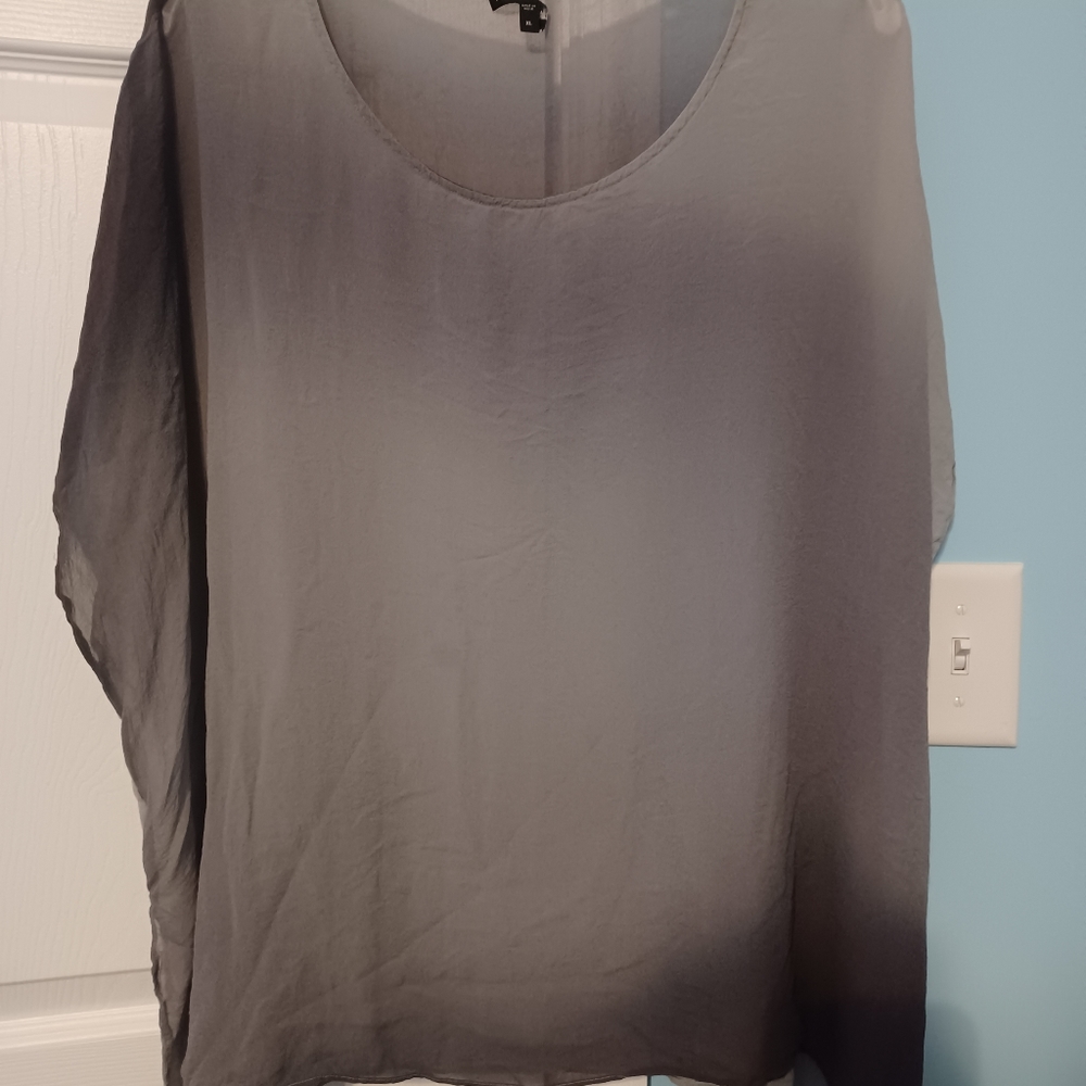 Layering top with gradient gray coloring